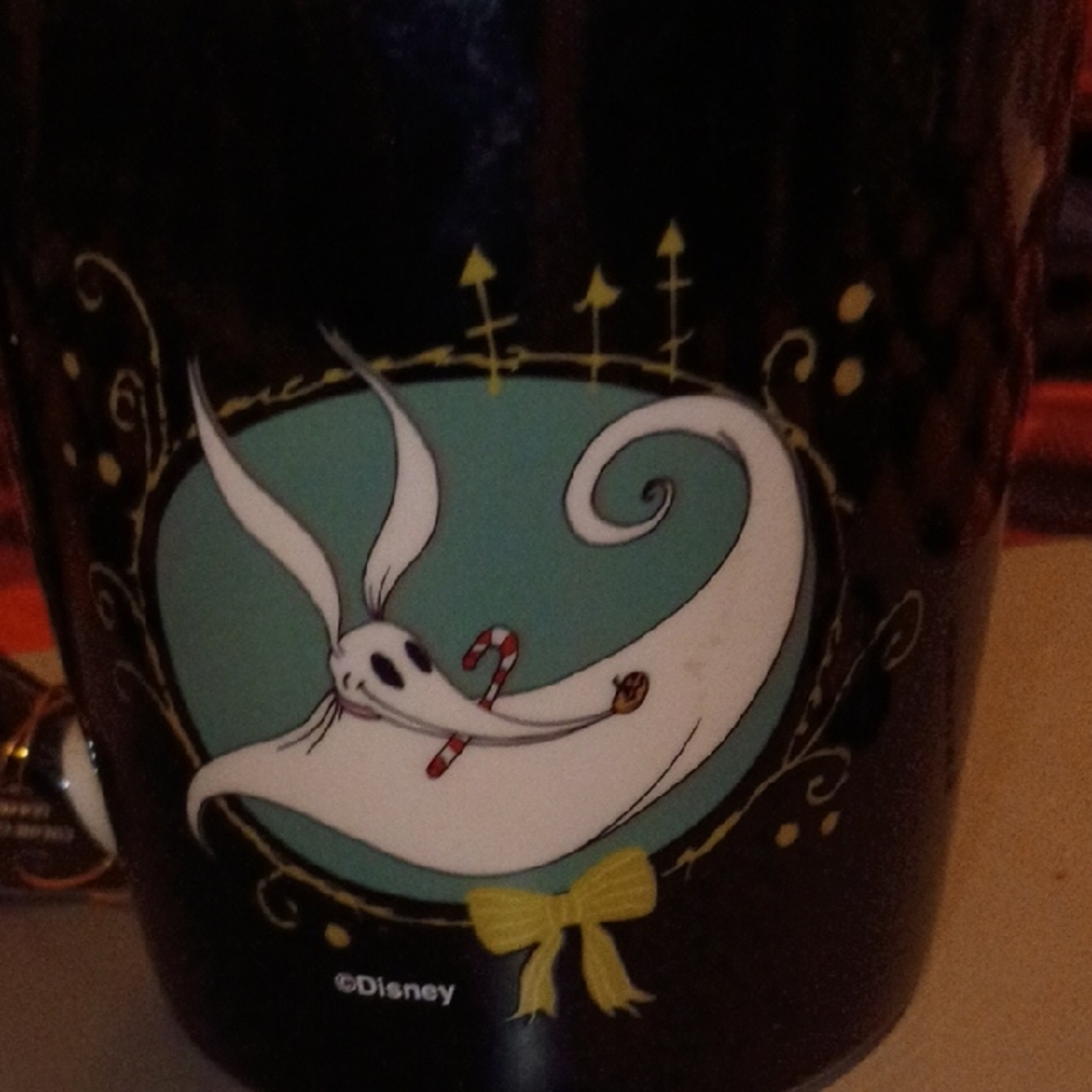 Disney Color-Changing Mug with Black and Brown Design